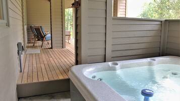 Rumah, 3 kamar tidur | Bathtub spa outdoor