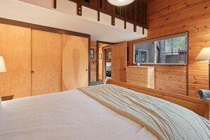 Cabin, 2 Bedrooms | 2 bedrooms, free WiFi - Pole House 10 2 Bedroom Cabin (Bend)