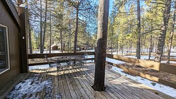 Cabin, 2 Bedrooms | Outdoor dining