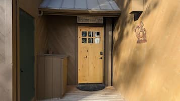 Cabin, 2 Bedrooms | Exterior detail