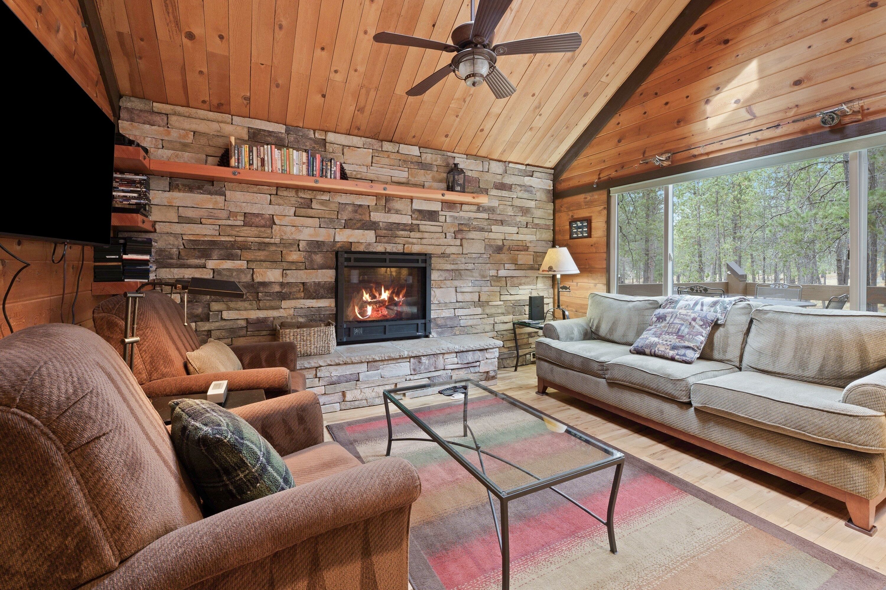 Cabin, 2 Bedrooms | Living area | Smart TV