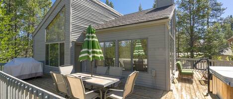 House, 3 Bedrooms | Outdoor dining