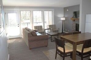 Condo, 3 Bedrooms | Living area - 7th Mtn 923b 3 Bedroom Condo (Bend)