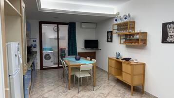 Refrigerador, horno, parrilla de estufa y lavavajillas