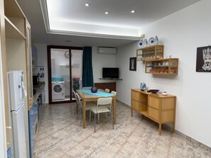 Refrigerador, horno, parrilla de estufa y lavavajillas 