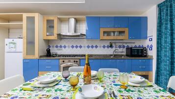 Kühlschrank, Ofen, Herdplatte, Geschirrspüler