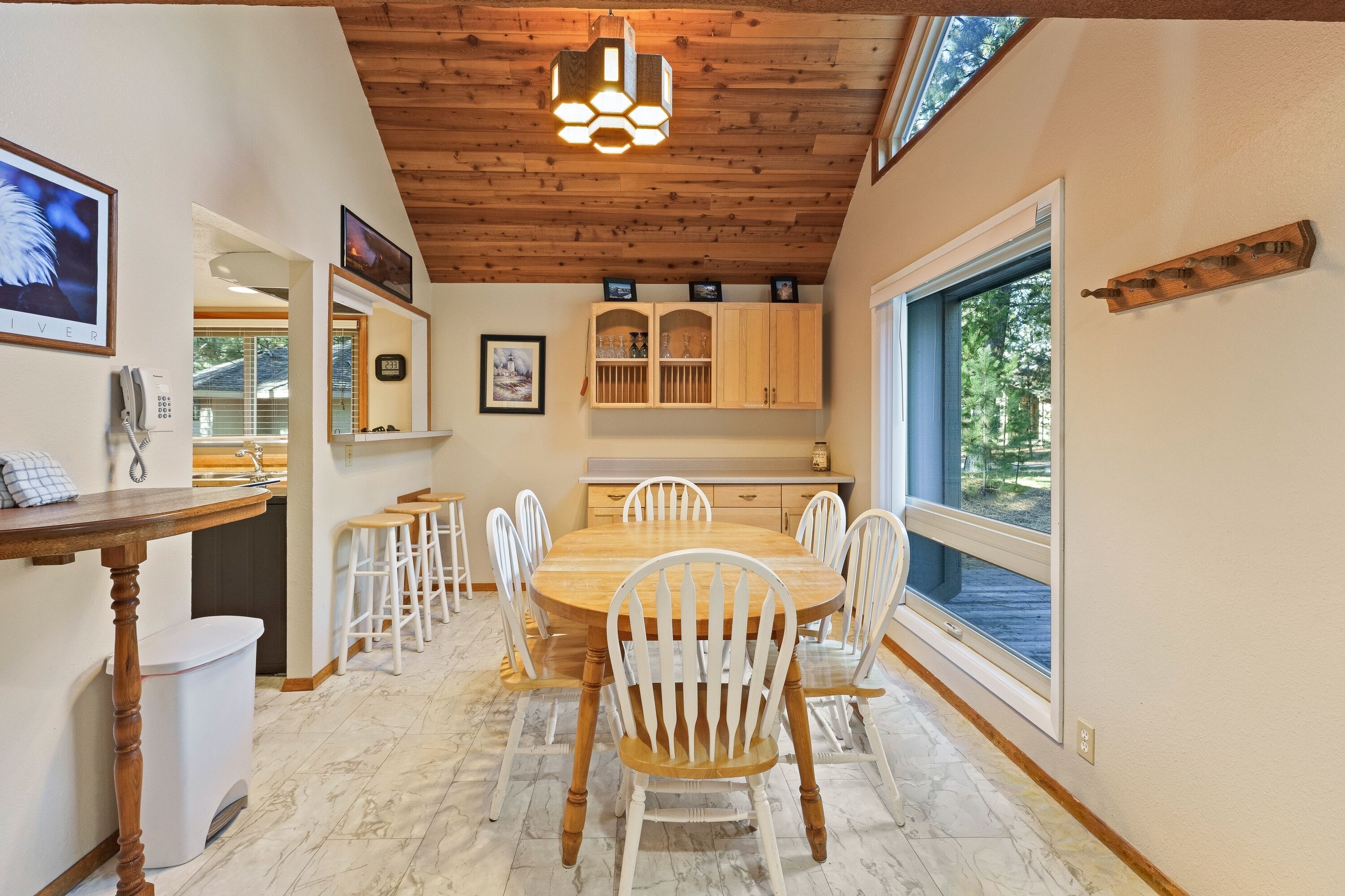 House, 2 Bedrooms | Dining