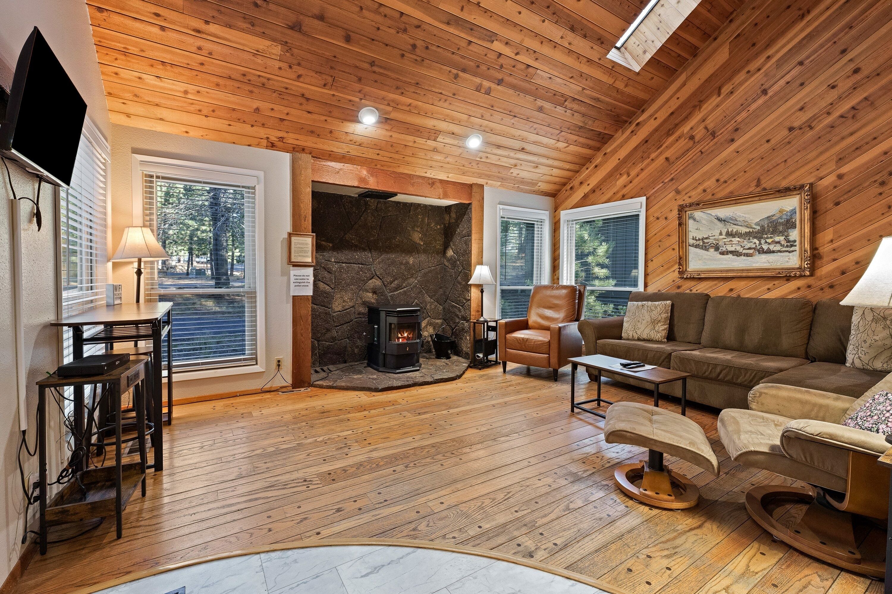 House, 2 Bedrooms | Living area