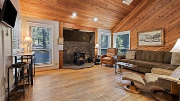 House, 2 Bedrooms | Living area