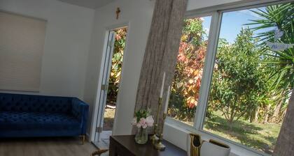 Peaceful 2-bedroom guest house with AC in charming Cutler Bay