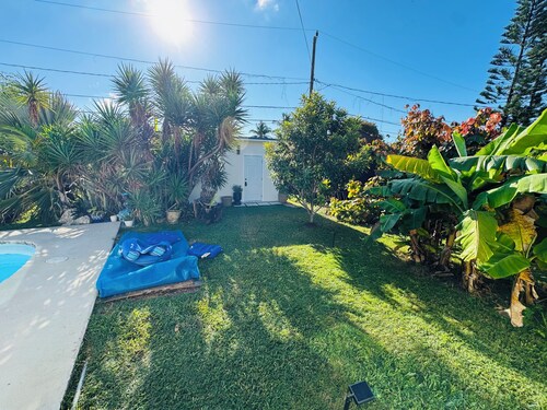 Peaceful 2-bedroom house with AC in charming Cutler Bay