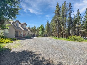 House, 3 Bedrooms | Exterior - Aspen Place 3 Bedroom Home (Bend)