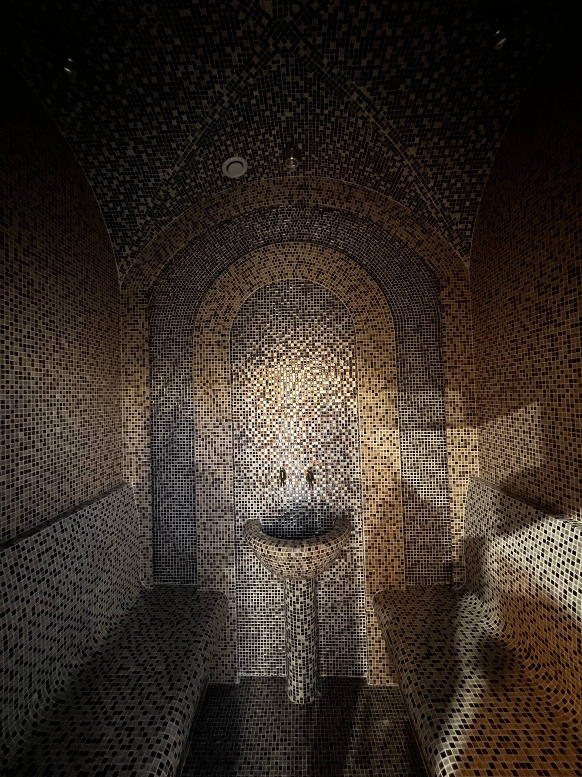 1 behandlingsrom og massasje