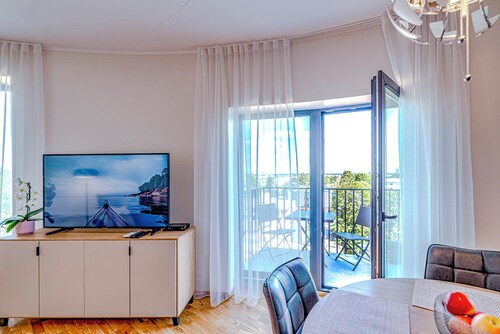 Artisa Riia 22a Luxury apartment at high fl. AC and underground parking.