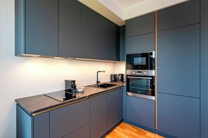 Micro-ondes, four, plaque de cuisson, lave-vaisselle