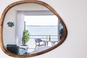 Interior - Flots Bleus – Sea View Studio with Direct Beach Access (Concarneau)