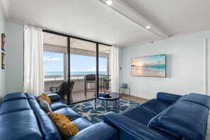 Smart TV - ☀Beachfront Condo🌴Wrap Around Private Balcony🐬Redington Towers 3A🌞Heated Pool (Redington Shores)