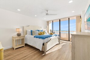 2 bedrooms, iron/ironing board, free WiFi, bed sheets - ☀Beachfront Condo🌴Private Balcony Facing Gulf🐬Redington Towers 7D🌞Heated Pool (Redington Shores)
