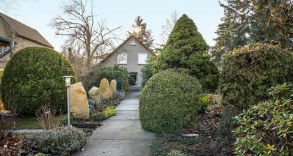 Ferienwohnung S Viering mit Gemeinschaftsgarten, Balkon und WLAN