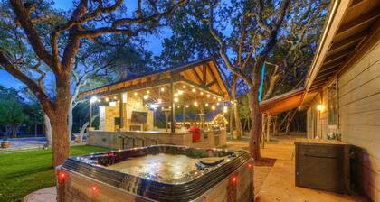 Terracotta Oasis | Sleeps 30 | Pool & Hot Tub