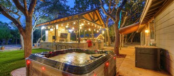 Private Estate · Hot Tub, Pool & Games · Sleeps 26