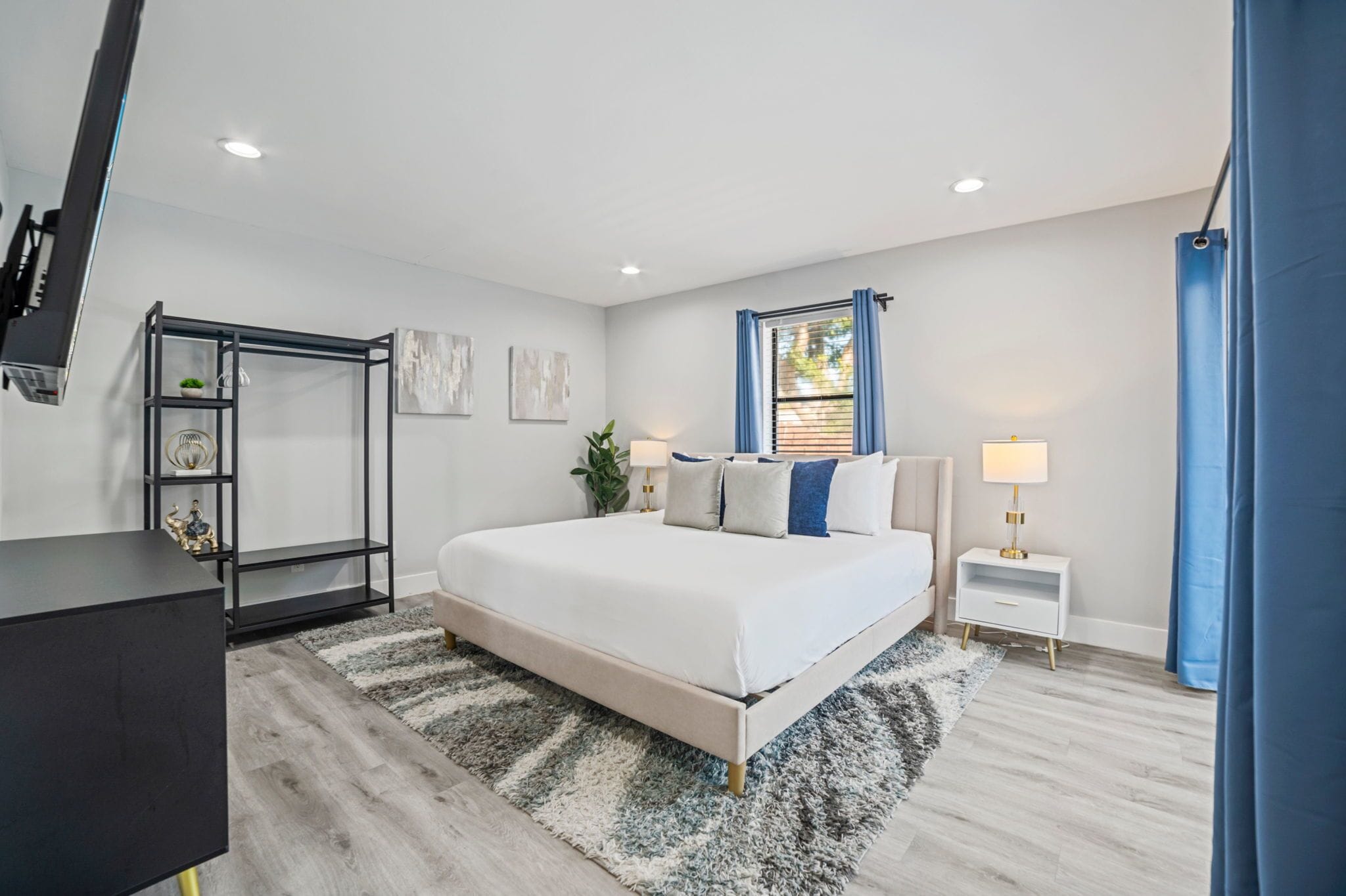 House (6 Bedrooms) | Interior