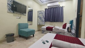 Deluxe Triple Room | Free WiFi - HOTEL GLOW STAR (Mumbai)