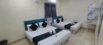 โรงแรม โกลว์ สตาร์  