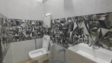 Shower, towels, soap, shampoo