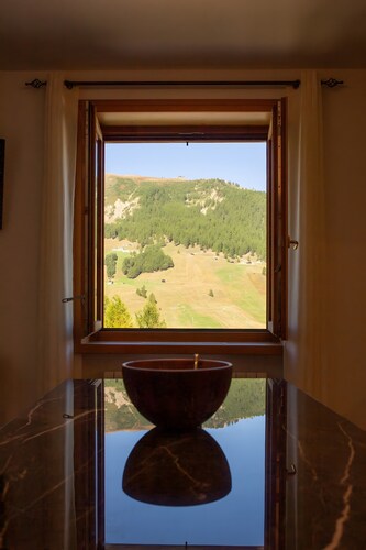 Apartment '3' with Lake View, Shared Garden and Wi-Fi