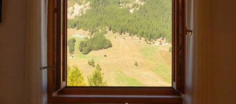 Apartment '3' with Lake View, Shared Garden and Wi-Fi