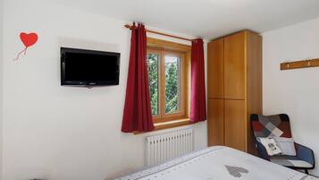 WiFi, bed sheets