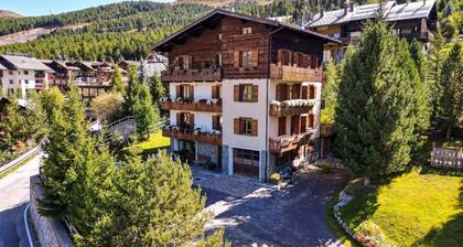 Apartment '3' with Lake View, Shared Garden and Wi-Fi