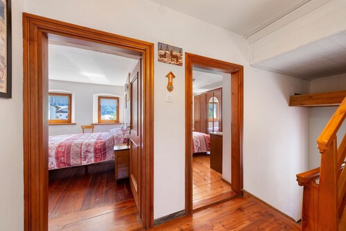 Casa Carmen in Vinigo: Mountain View, Private Terrace & Wi-Fi