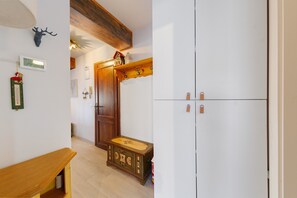 Interior - Casetta Del Caregon: tranquility, woods, and a huge terrace with Pelmo view in Vinigo di Cadore (VODO CADORE)