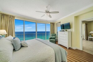 2 bedrooms, WiFi, bed sheets - Relax & Recharge in This 19th-Floor Getaway (Panama City Beach)
