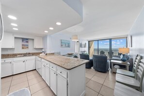 Interior - Island Sunrise 466 | 2 Bed 2 Bath Sleeps 7 (Gulf Shores)