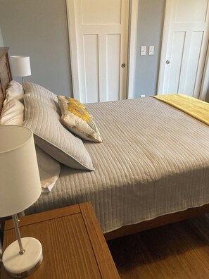 熨斗/熨衣板、旅行婴儿床、免费 WiFi、床单