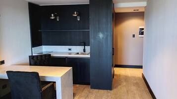 Desk, laptop workspace, free WiFi