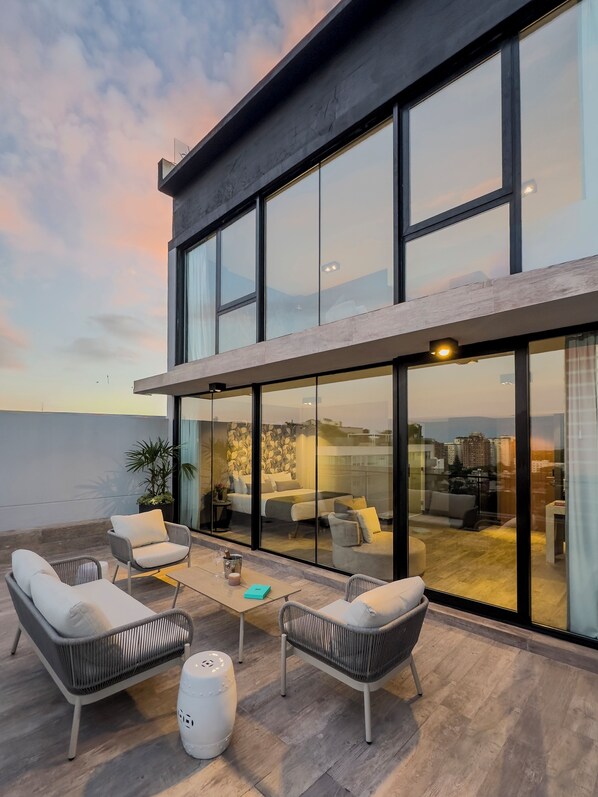 Luxury Suite, 1 King Bed, Non Smoking, Terrace | Premium bedding, down comforters, individually decorated - Casa Joseph Libertador (Buenos Aires)