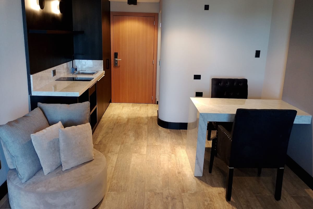 Desk, laptop workspace, free WiFi