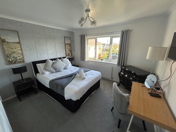 3 habitaciones, escritorio y wifi 