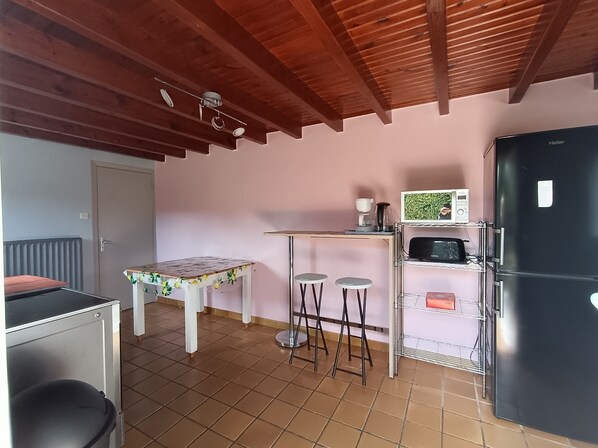 Interior - Cottage 'Gite 12 Pers Maxi Proche Wimereux' with Private Garden and Wi-Fi (Belle-et-Houllefort)