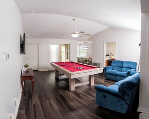 غرفة الألعاب