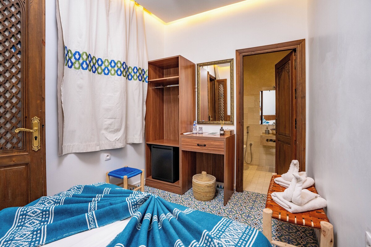 Classic Double Room | Ruang kerja komputer riba, langsir/tirai gelap terus 