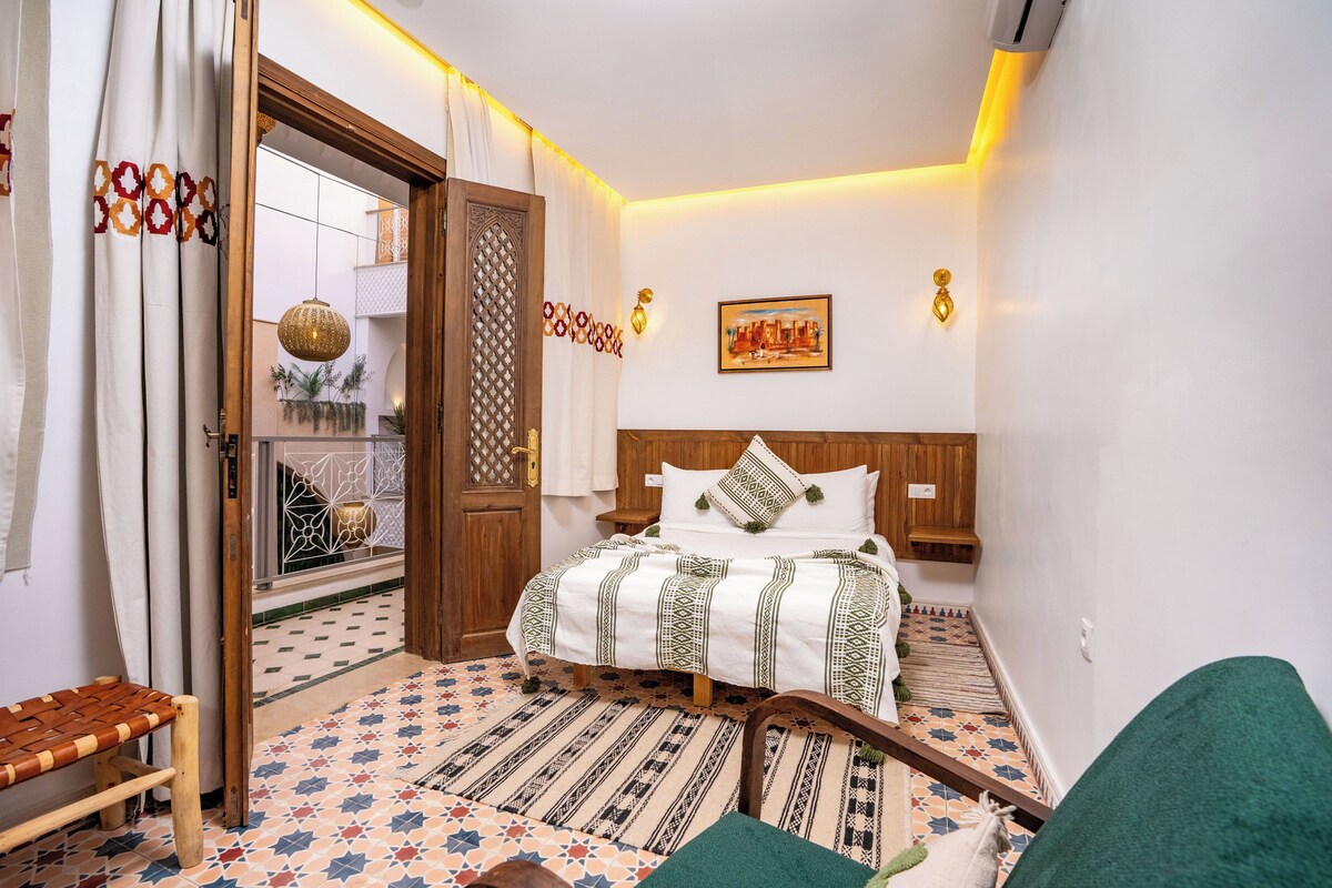 Comfort Double Room | Ruang kerja komputer riba, langsir/tirai gelap terus 