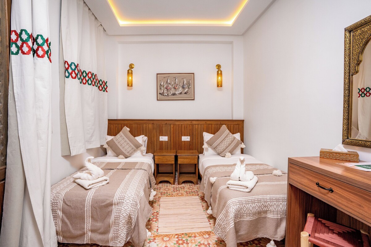 Deluxe Double or Twin Room | Ruang kerja komputer riba, langsir/tirai gelap terus 