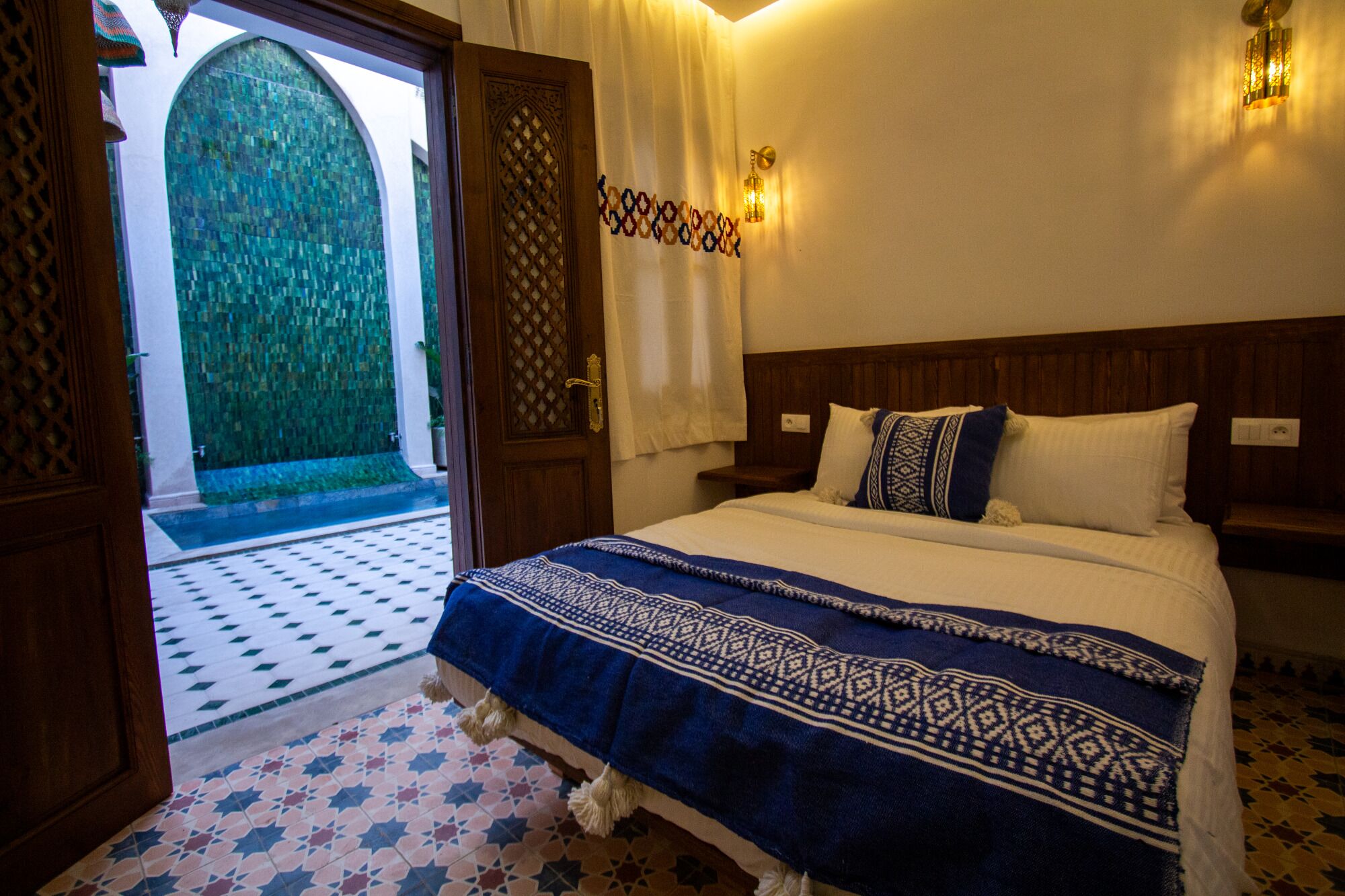 Comfort Double Room | Desk, laptop workspace, blackout drapes, iron/ironing board