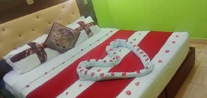 Desk, laptop workspace, free WiFi