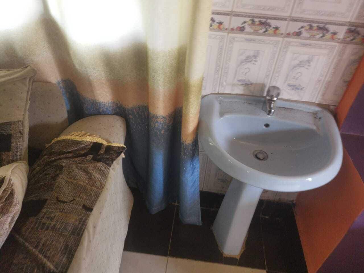 Chambre, balcon, vue jardin | Coin séjour